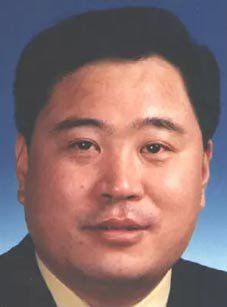 【盤點】“紅色通緝令”嫌犯在國外如何揮霍？