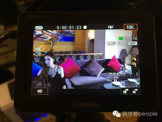 直播中的王瑞兒。攝影：于亞妮