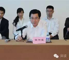 在天津紀(jì)委對(duì)王富強(qiáng)的通報(bào)中指出，王富強(qiáng)從“聽(tīng)黨的話(huà)，永遠(yuǎn)跟黨走，做讓黨放心的人”這一初心出發(fā)，吃過(guò)苦、流過(guò)汗，曾為天津港保稅區(qū)的建設(shè)和發(fā)展、為天津市招商引資工作作出過(guò)貢獻(xiàn)。貢獻(xiàn)被認(rèn)可、贊譽(yù)，其驕傲自滿(mǎn)情緒漸生，覺(jué)得