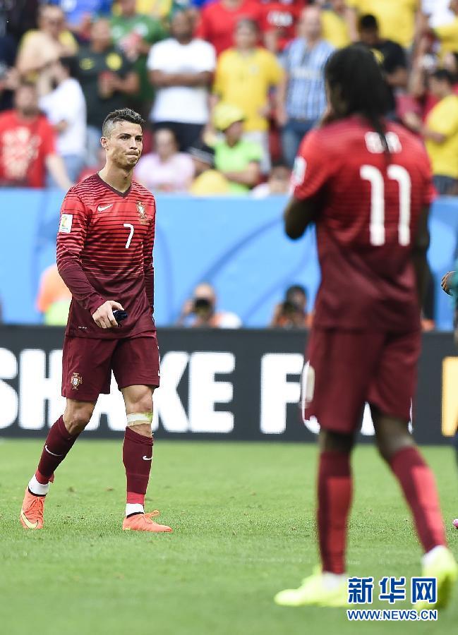 6月26日，葡萄牙隊球員克·羅納爾多（左）在比賽中。