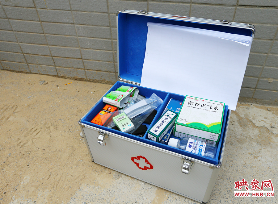 高溫天氣下，防暑藥品是必須準(zhǔn)備的