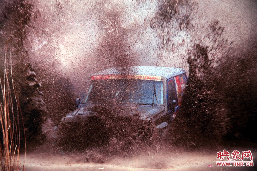 賽車的世界、更是男人的世界。圖為部分參展攝影作品。