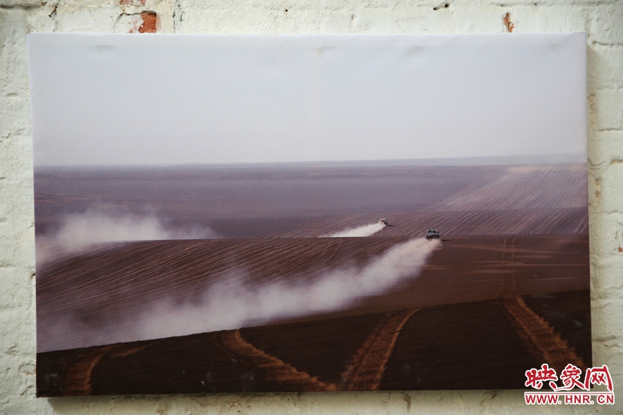 賽車的世界、更是男人的世界。圖為部分參展攝影作品。