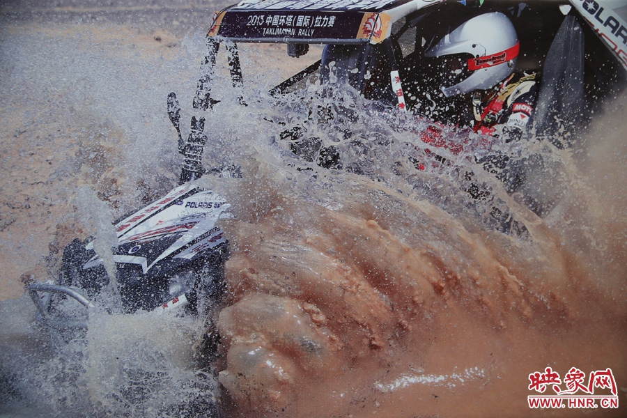 賽車的世界、更是男人的世界。圖為部分參展攝影作品。