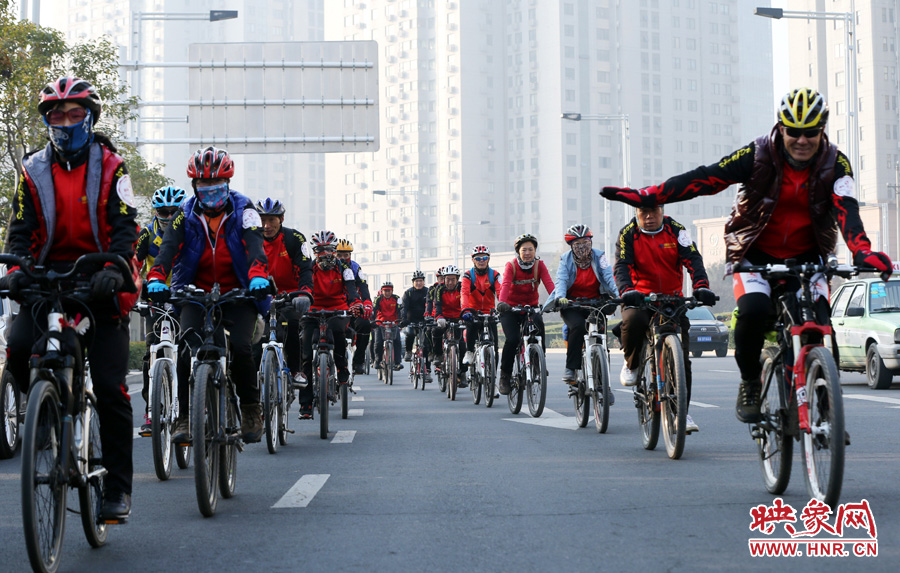 獻愛心、騎行天下，映象網(wǎng)騎行車友樂翻天