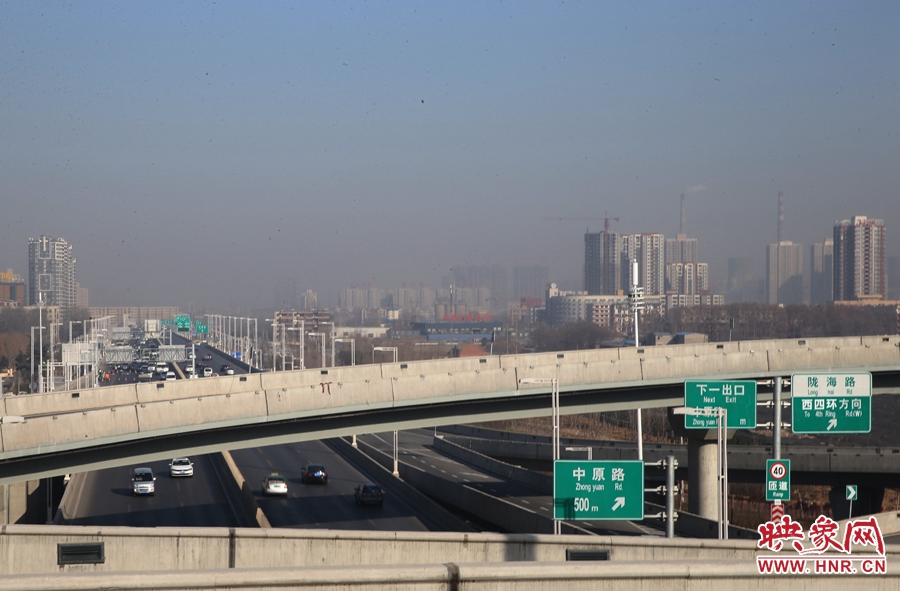 西三環(huán)與隴海高架立交出入口。