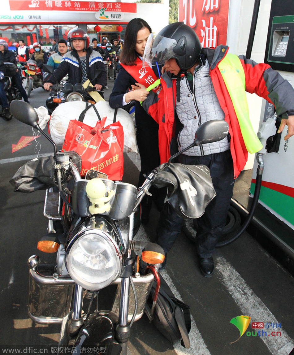 今年廣東、廣西兩省共193座中石化油站將為返鄉(xiāng)車主提供“6+X”免費服務(wù)，并將為1萬名“返鄉(xiāng)摩騎”免