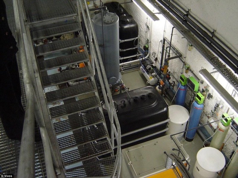 圖為堡壘內(nèi)的儲(chǔ)水和發(fā)電系統(tǒng)，同時(shí)還配備溫度調(diào)節(jié)與通風(fēng)設(shè)備。