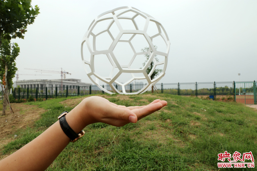 托”足球“。