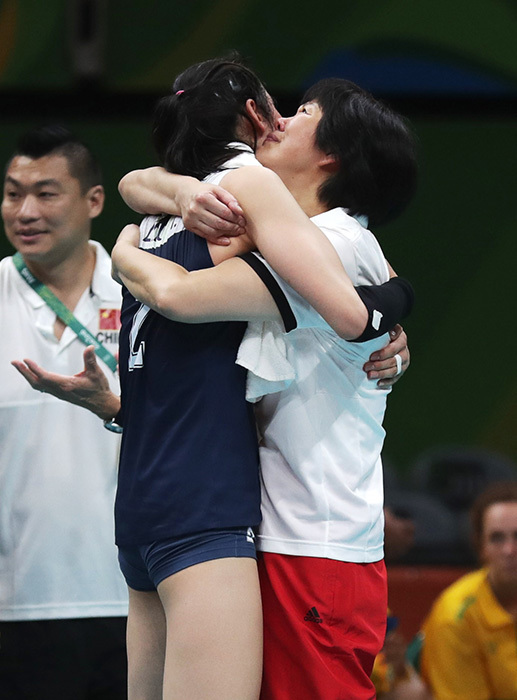 比女排奪冠更精彩的是她們的表情包和大長(zhǎng)腿