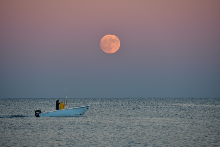 68年來(lái)最大！今晚夜空上演超級(jí)月亮
