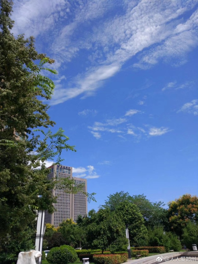 又被鄭州的藍天刷屏！隨便一拍就是手機壁紙