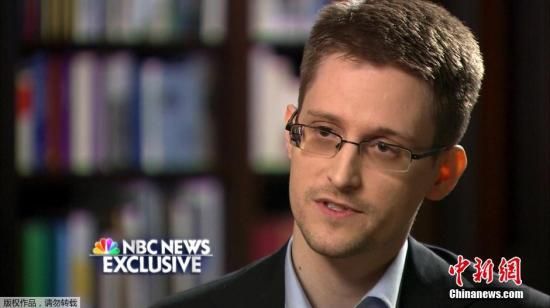 　資料圖：“棱鏡門”曝光者愛德華·斯諾登接受美國全國廣播公司(NBC)的獨家采訪。
