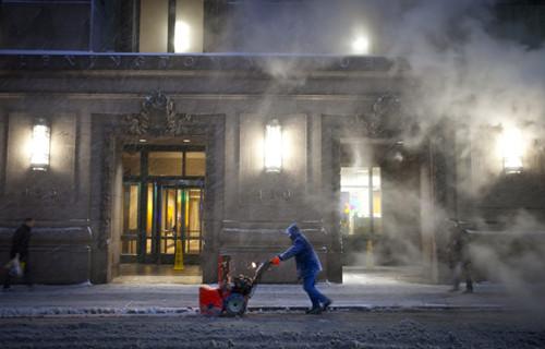 特大暴風(fēng)雪襲擊美國東北部，多州進入緊急狀態(tài)。