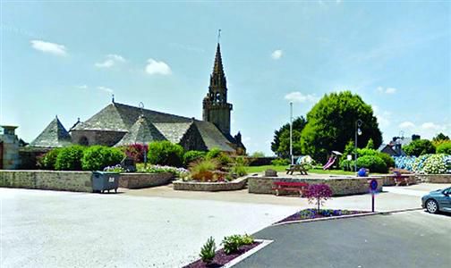 貝里揚(yáng)村人口不足，歡迎年輕家庭遷居至此；卻對(duì)單純尋求投資的商人不感興趣。