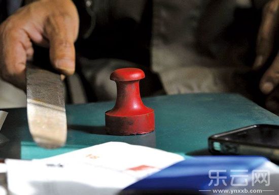 陶云江說起自己的女兒、家庭和現(xiàn)在的狀況時(shí)幾度哽咽