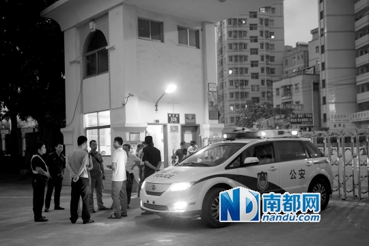 　接人的親戚和校方一度沒(méi)談攏,雙方甚至差點(diǎn)鬧到派出所。