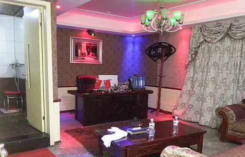 四川宜賓涉黃場(chǎng)所裝修成辦公室 桌上擺國旗黨旗