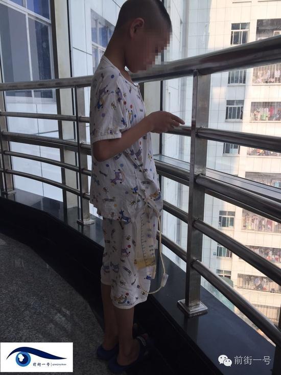 男童車禍搶救治療期間感染艾滋病 5家單位賠40萬(wàn)