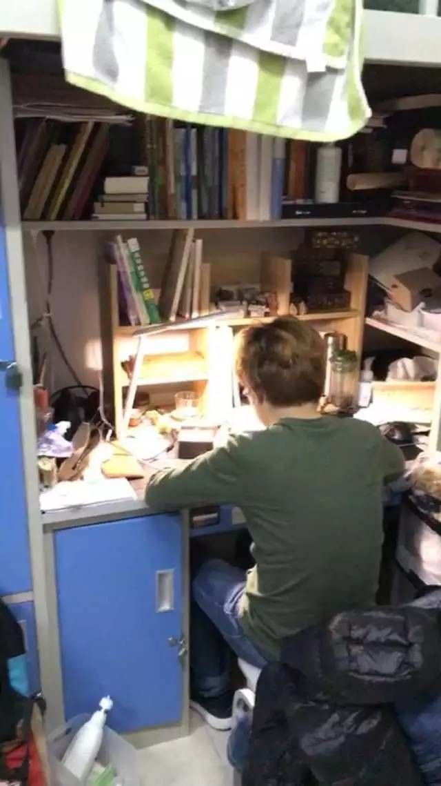 這個(gè)學(xué)校的男生宿舍火了！女同學(xué)都喊著要嫁