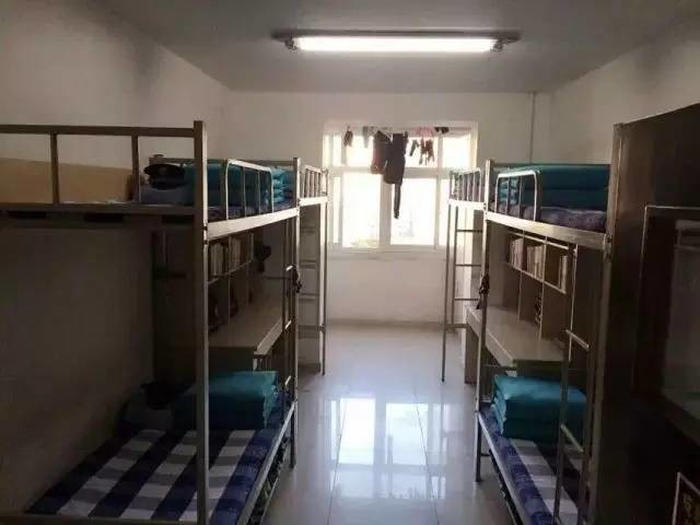 這個(gè)學(xué)校的男生宿舍火了！女同學(xué)都喊著要嫁