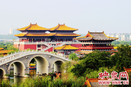 美不勝收 爬山、游園、賞奇觀（組圖）