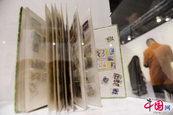 國(guó)內(nèi)首個(gè)失戀展亮相上海 女孩因失戀剪掉頭發(fā)