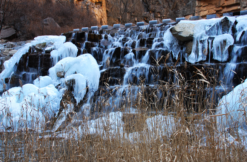冬天來通天峽看冰掛吧!景區(qū)門票半價(jià)優(yōu)惠哦。