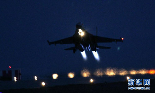 中國空軍在西北戈壁展開多機種聯(lián)合夜間對抗