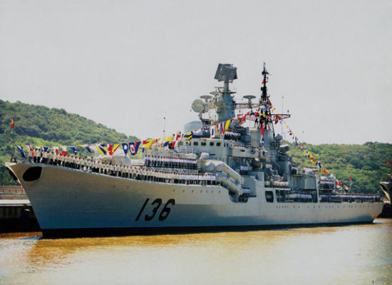 資料圖：東海艦隊的杭州號驅(qū)逐艦。