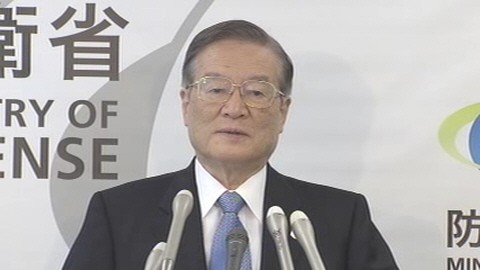日本防衛(wèi)省森本敏16日上午出席記者會(huì)。