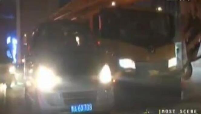 撞了車還打人 這是誰在胡鬧？