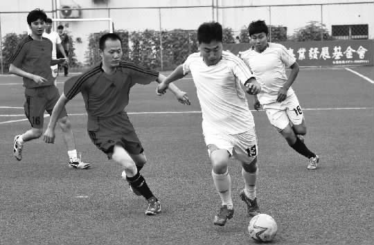 專為本屆賽事而組建的鄭州第九人民醫(yī)院隊，是該院歷史上第一支足球隊