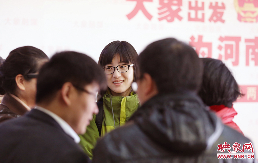 做講解員的樂(lè)天。