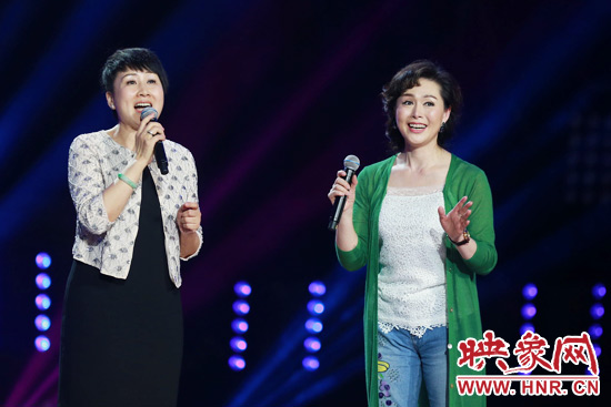 凱麗、馮玉萍姐妹重逢