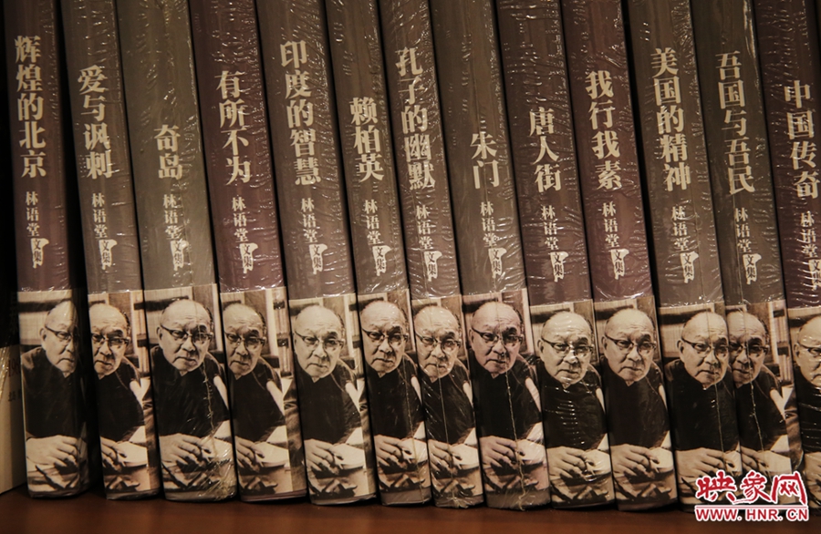 書店內(nèi)的書。