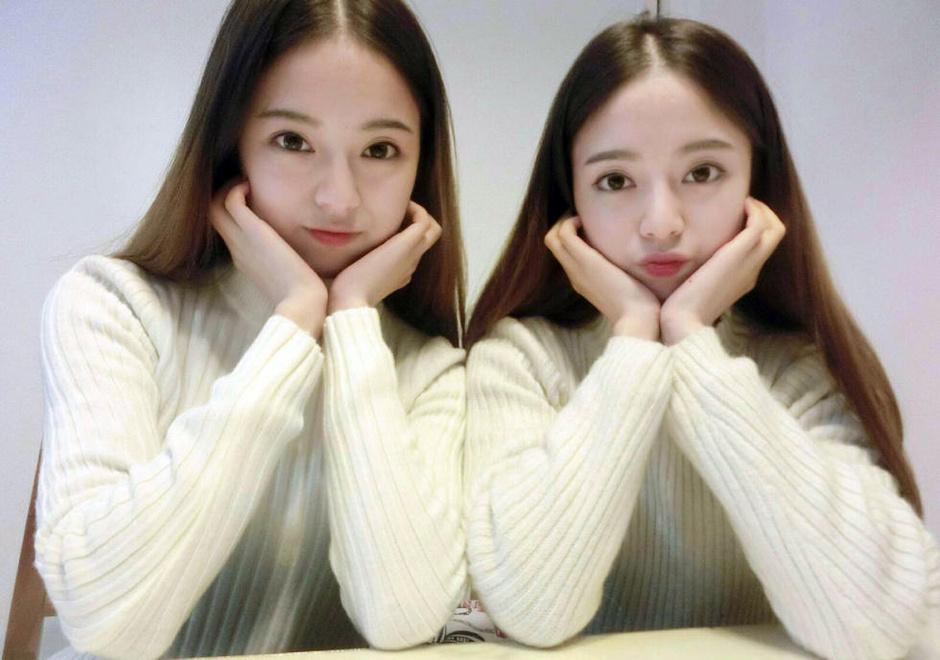 最美雙胞胎姐妹?；ㄗ呒t 眾網(wǎng)友膜拜被其征服